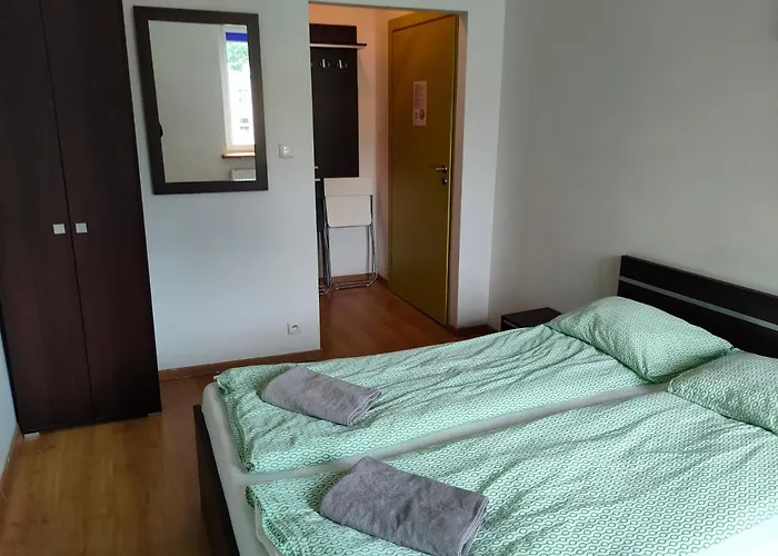 Lux - Z Prywatnymi łazienkami Hostel *