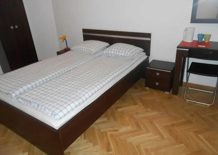 Lux - Z Prywatnymi łazienkami *